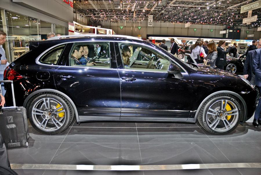  Porsche Cayenne 2011 года  (фото 21 из 107)